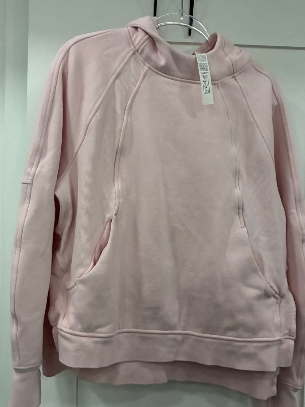 Lululemon Soft Pink Pullover Hoodie Sweatshirt Women’s Medium preowned